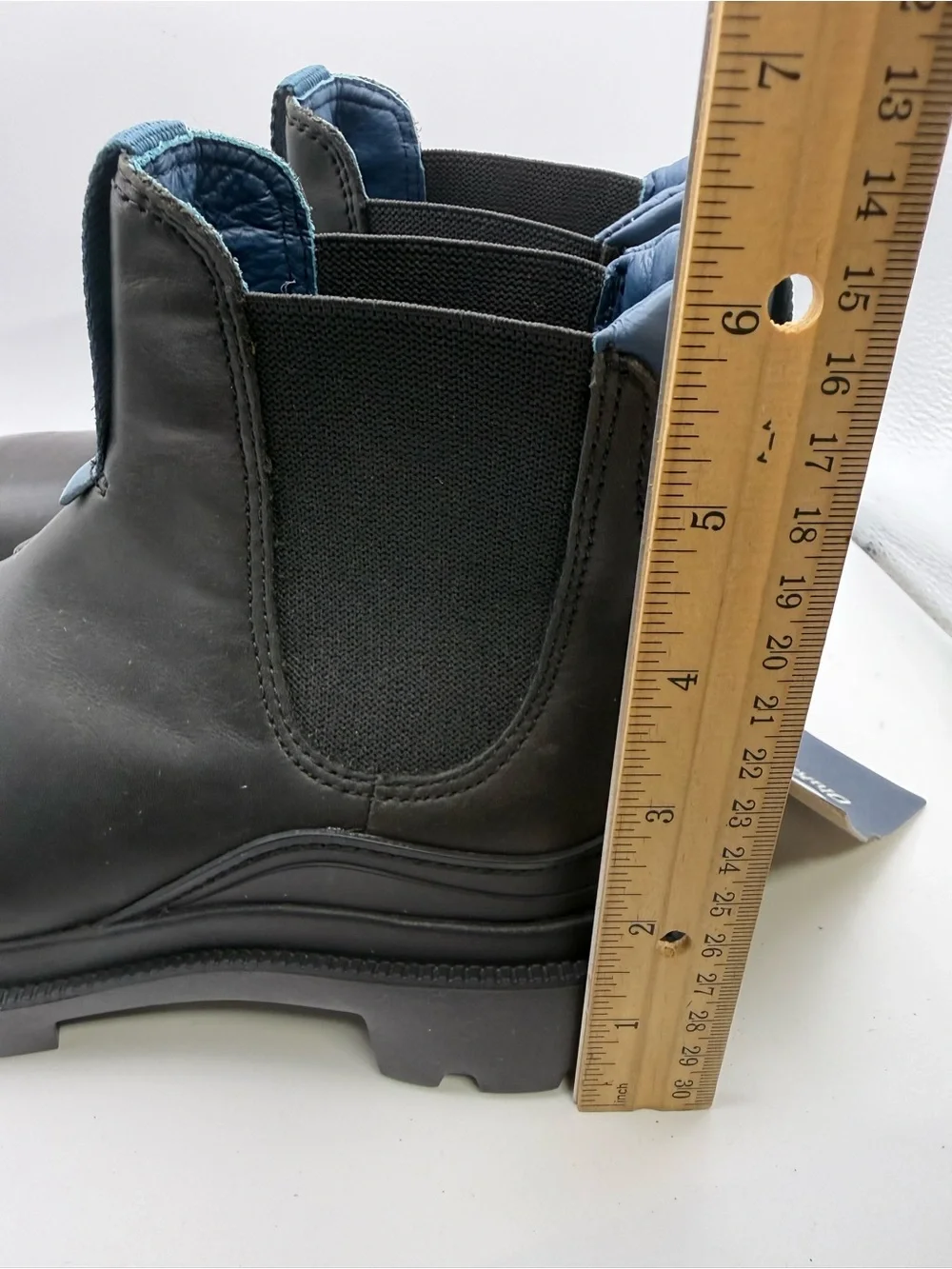 Olukai woman’s Hehi black pullon Chelsea style boot - Picture 4 of 8